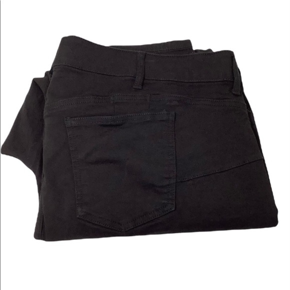 Torrid Bombshell Skinny black jeans size 26R EUC